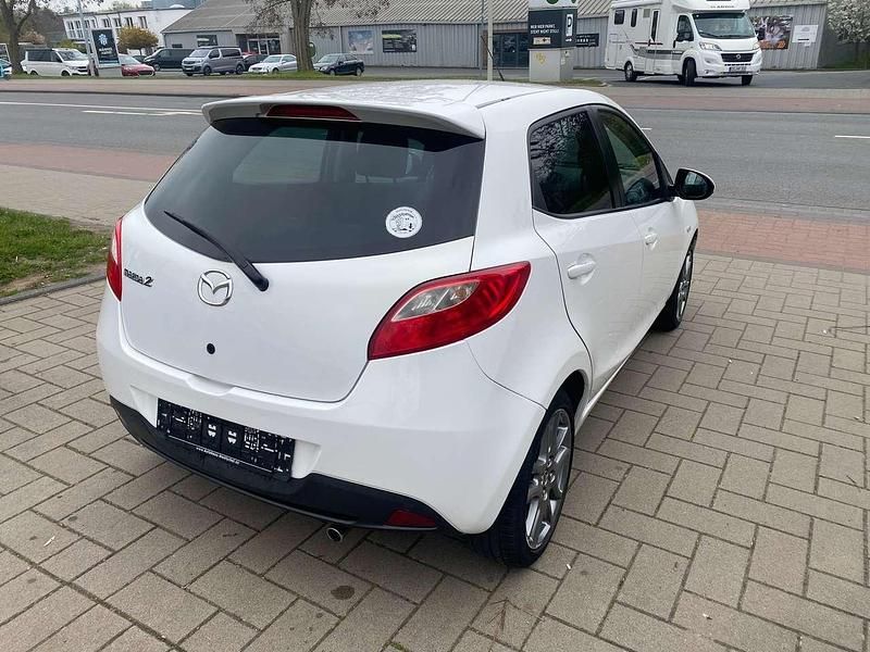 Second-hand Mazda 2 Edition 84 CP (61 kW) 2013 Alb Hatchback
