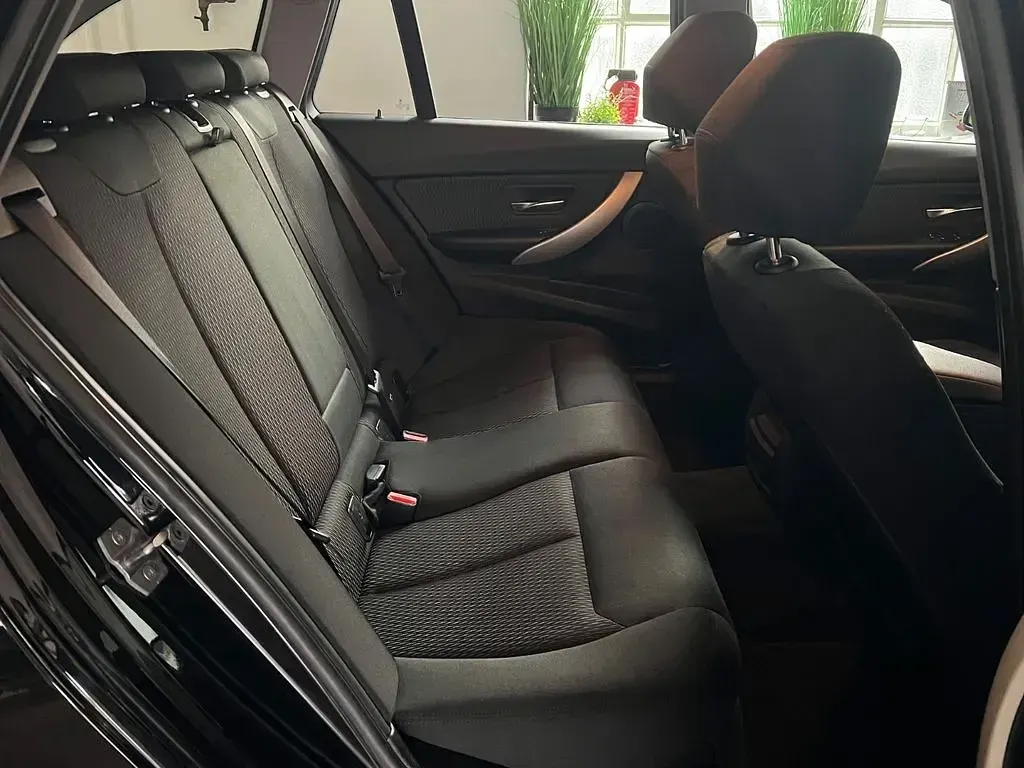 Gebraucht BMW 318 150 PS (110 kW) 2019 Schwarz Limousine
