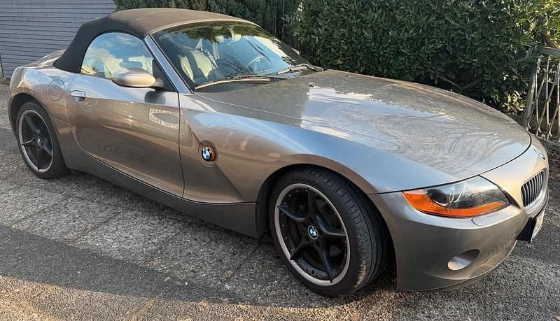 Gebraucht BMW Z4 192 PS (141 kW) 2003 Grau Cabrio