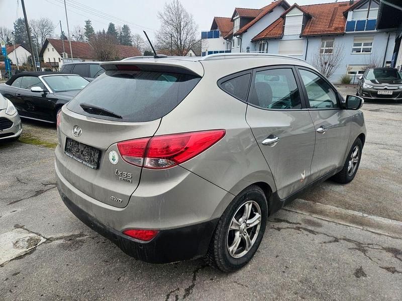 Gebraucht Hyundai ix35 Premium 184 PS (135 kW) 2011 Silber SUV