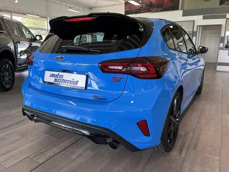 Używany Ford Focus ST 280 KM (205 kW) 2026 Niebieski Sedan/Limuzyna