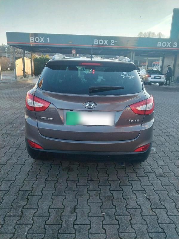 Braun Gebraucht 2013 Hyundai ix35 SUV | 8.700 € (Fairer Preis) - Bild 1/4