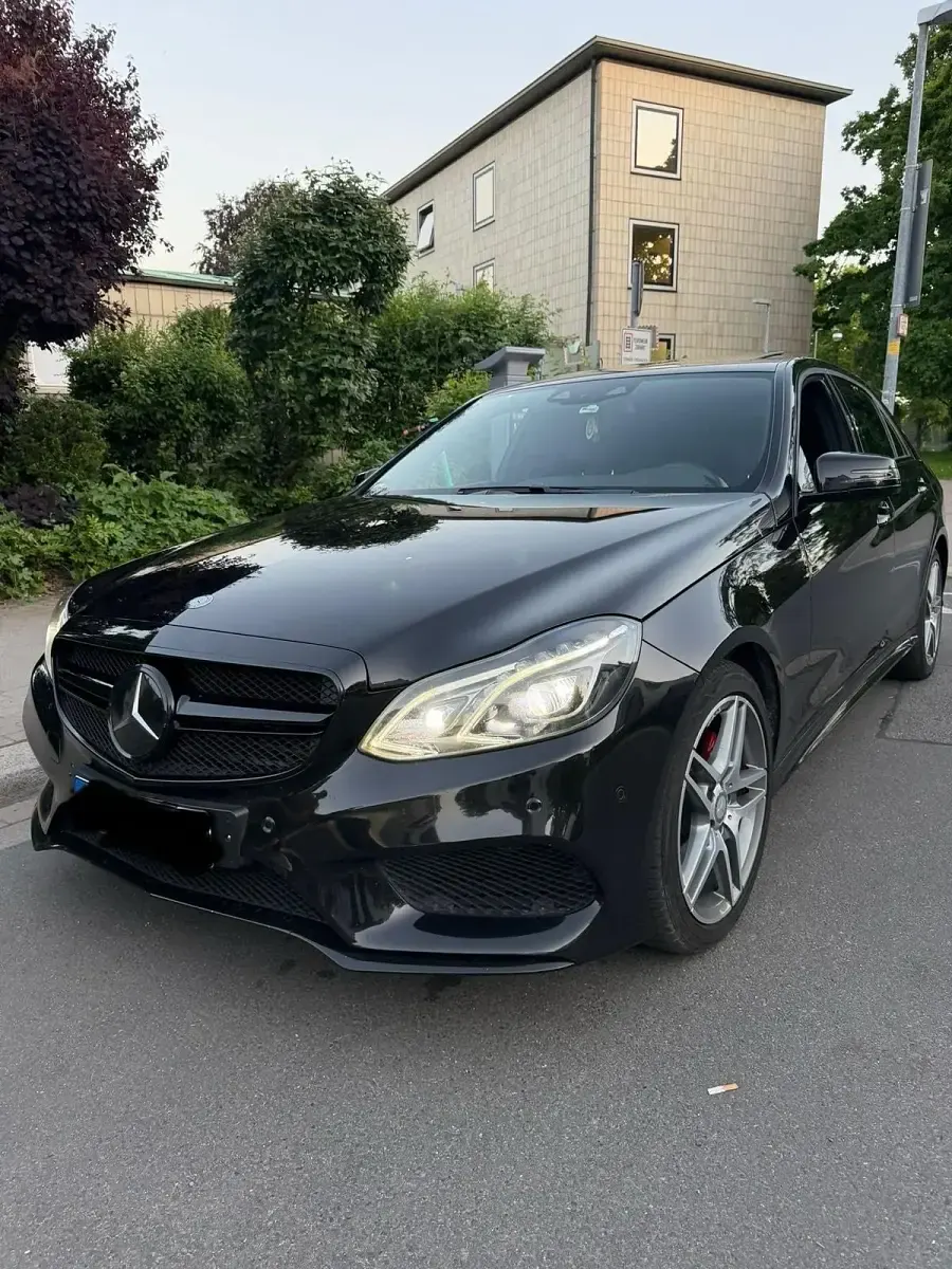 Gebraucht Mercedes E350 AMG line 258 PS (189 kW) 2016 Schwarz Limousine