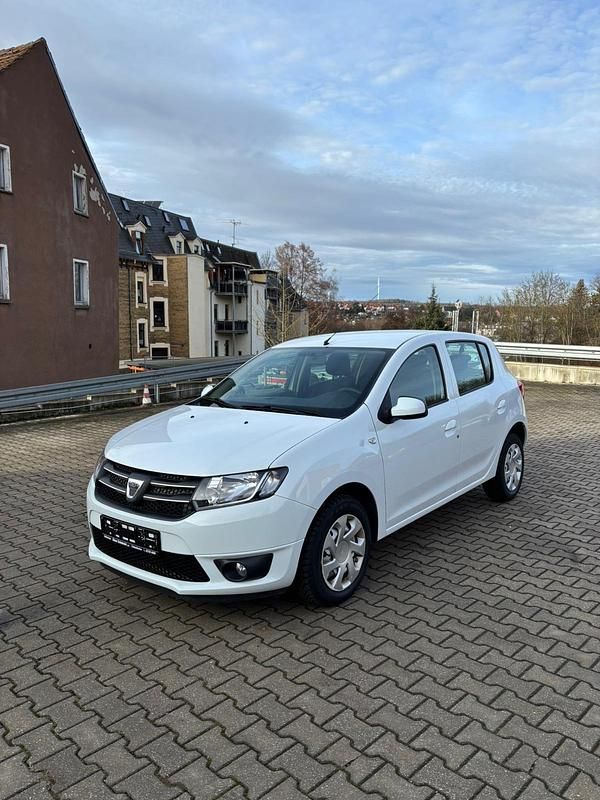 Gebraucht Dacia Sandero 90 PS (66 kW) 2015 Weiß Kleinwagen