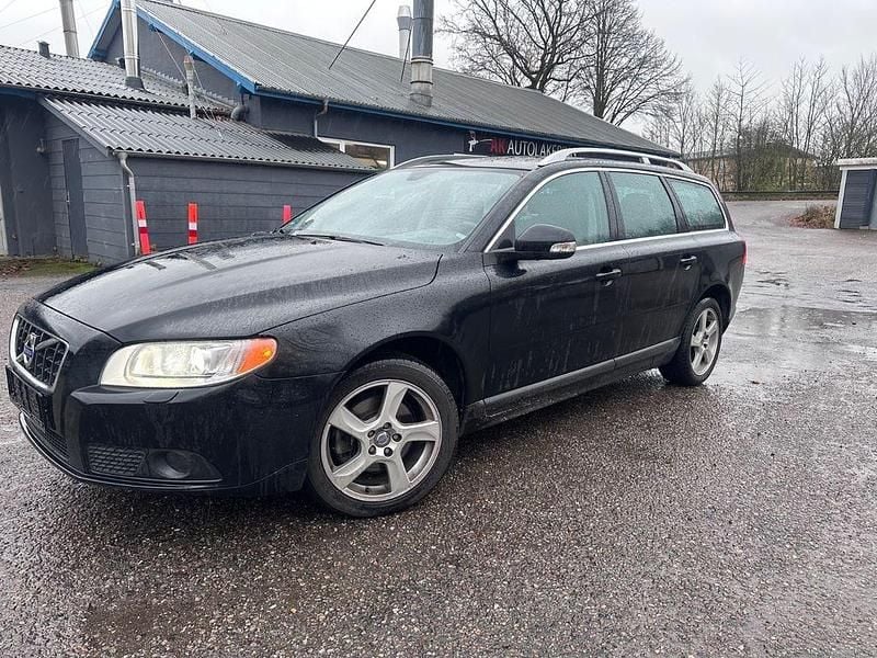 Schwarz Gebraucht 2011 Volvo V70 Summum Kombi | 4.000 € (Fairer Preis) - Bild 1/4