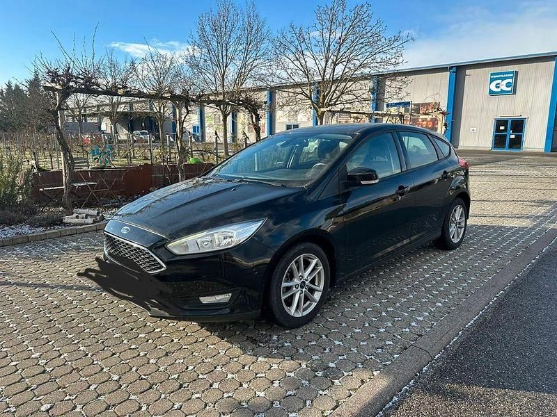 Schwarz Gebraucht 2018 Ford Focus Cool & Connect Limousine | 7.600 € (Superpreis) - Bild 1/4