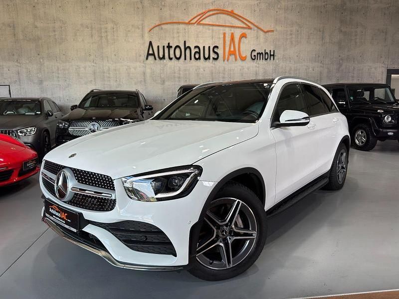 Weiß Gebraucht 2020 Mercedes GLC220 SUV | 35.900 € (Etwas zu teuer) - Bild 1/4