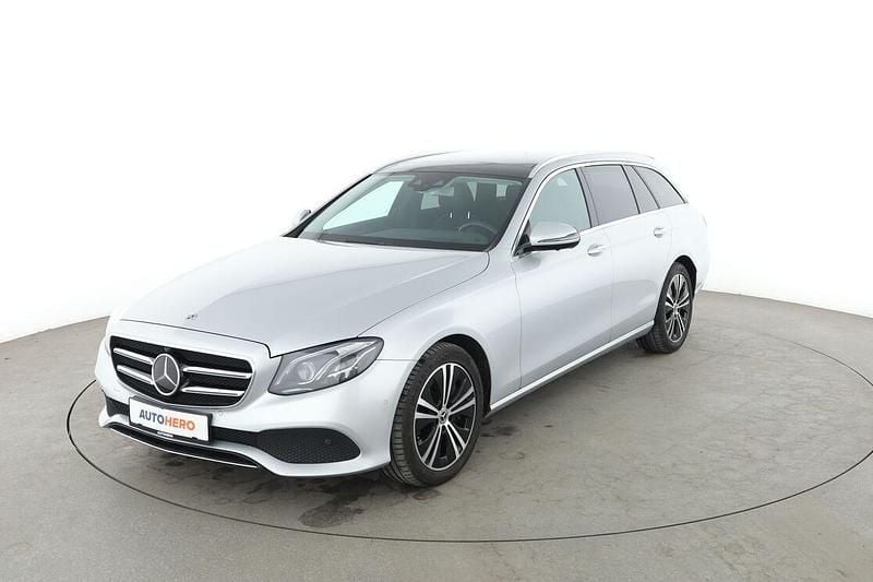 Silber Gebraucht 2019 Mercedes E400 Avantgarde Kombi | 28.020 € (Superpreis) - Bild 1/3