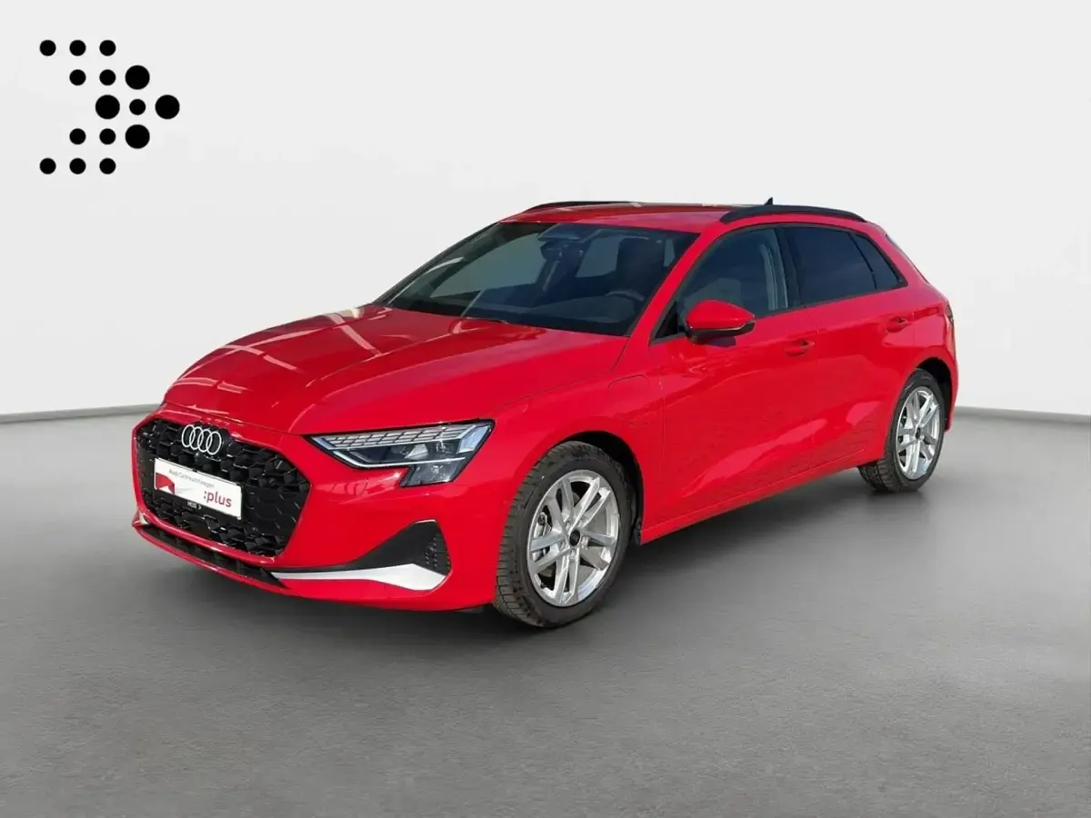 Gebraucht Audi A3 Sportback e-tron Advanced 204 PS (150 kW) 2026 Progressivrot metallic Kleinwagen