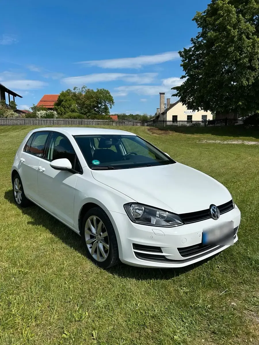 Gebraucht VW Golf VII 110 PS (80 kW) 2014 Weiß Kleinwagen
