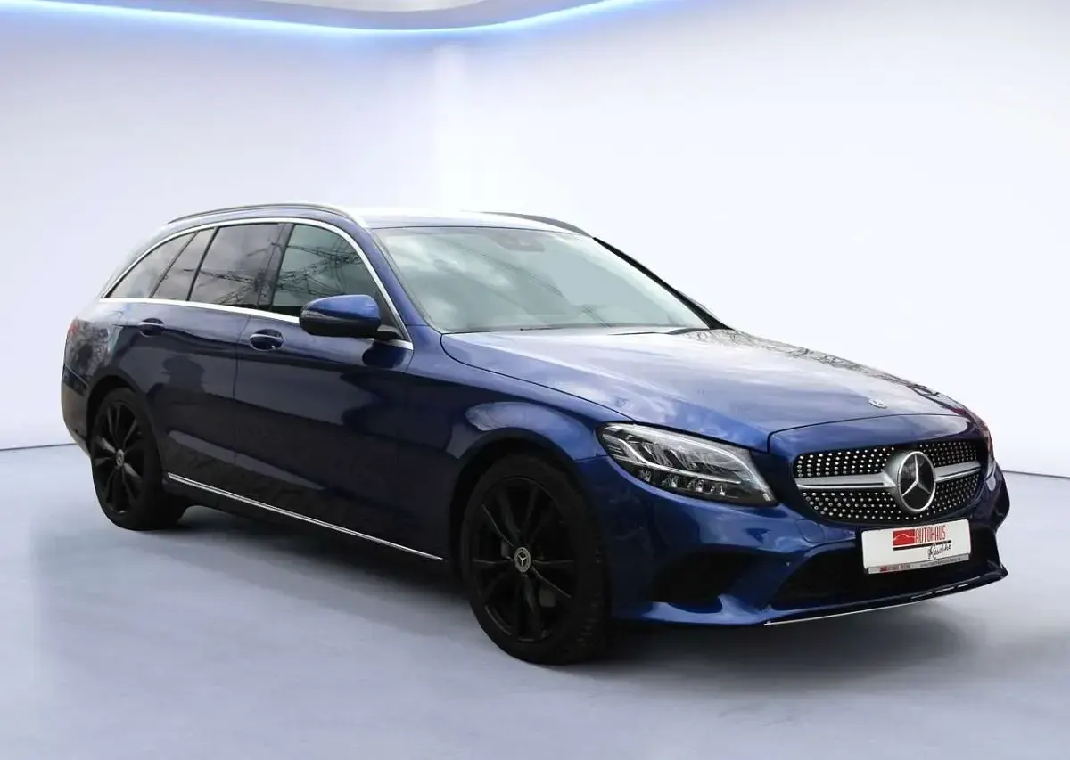 Gebraucht Mercedes C220 Avantgarde 194 PS (142 kW) 2020 Brillantblau Kombi