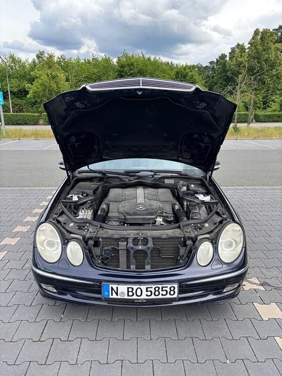 Blau Gebraucht 2003 Mercedes E500 Avantgarde Limousine | 7.500 € (Guter Preis) - Bild 1/4