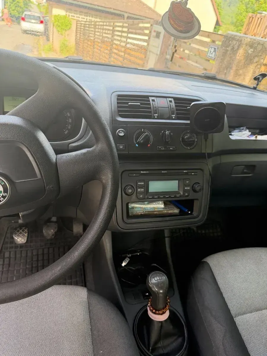 Gebraucht Skoda Fabia Active 60 PS (44 kW) 2012 Grau Kleinwagen