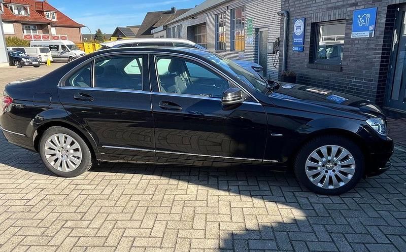 Gebraucht Mercedes C180 156 PS (114 kW) 2009 Schwarz Limousine