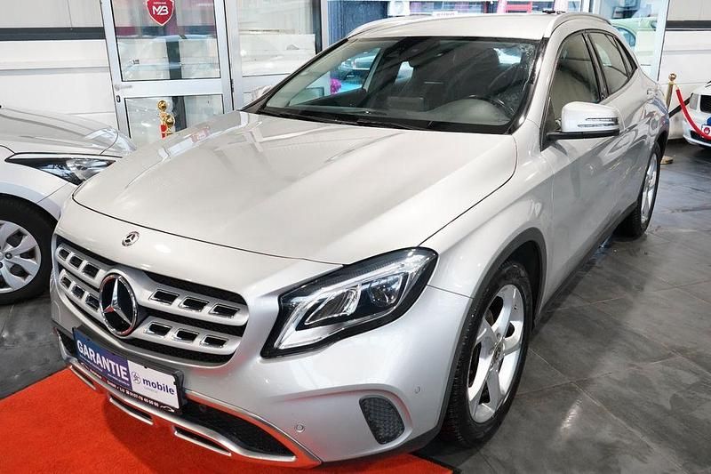 Gebraucht 2018 Mercedes GLA180 SUV | 18.490 € (Guter Preis) - Bild 1/4