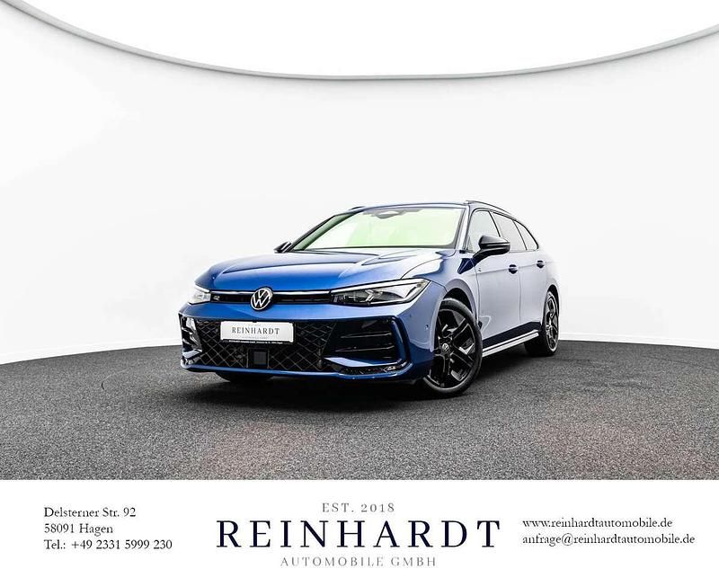 Reef blue metallic Gebraucht 2024 VW Passat R-line Kombi | 42.335 € (Superpreis) - Bild 1/3