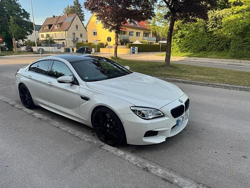 Weiß Gebraucht 2015 BMW M6 Shadowline Coupé | 45.899 € (Fairer Preis) - Bild 1/4