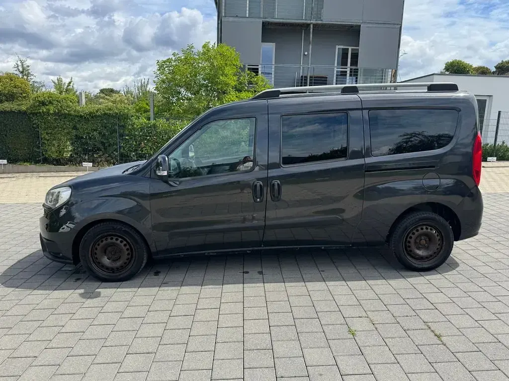 Gebraucht Fiat Doblò 135 PS (99 kW) 2015 Schwarz Van / Kleinbus