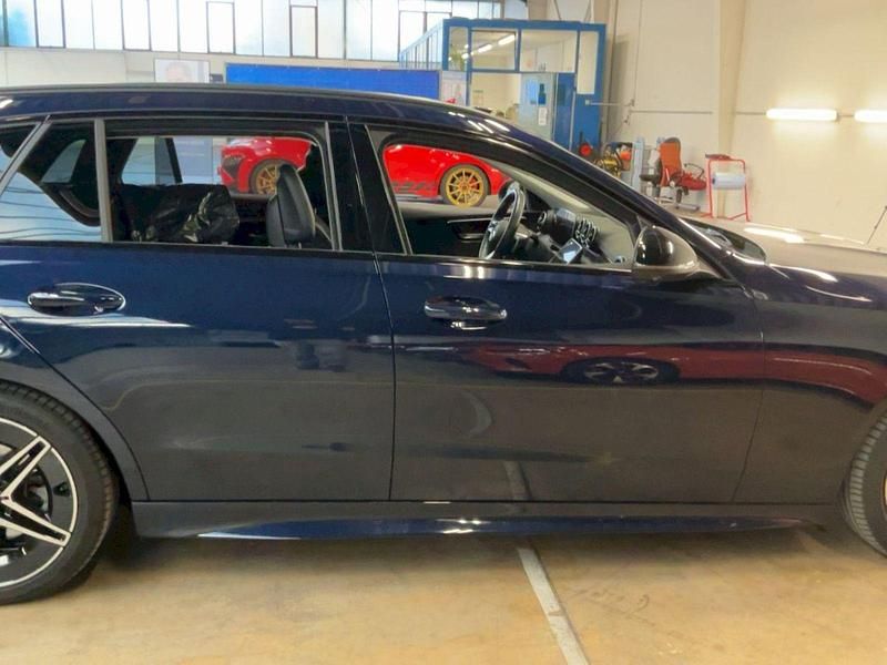 Gebraucht Mercedes C300 286 PS (210 kW) 2022 Blau Kombi