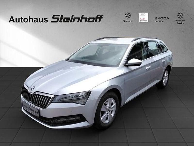 Silber Gebraucht 2022 Skoda Superb Kombi | 22.990 € (Superpreis) - Bild 1/4