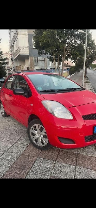Rot Gebraucht 2009 Toyota Yaris Kleinwagen | 2.899 € (Guter Preis) - Bild 1/4