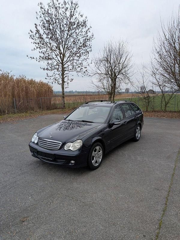 Gebraucht Mercedes C180 Classic 143 PS (105 kW) 2005 Blau Kombi