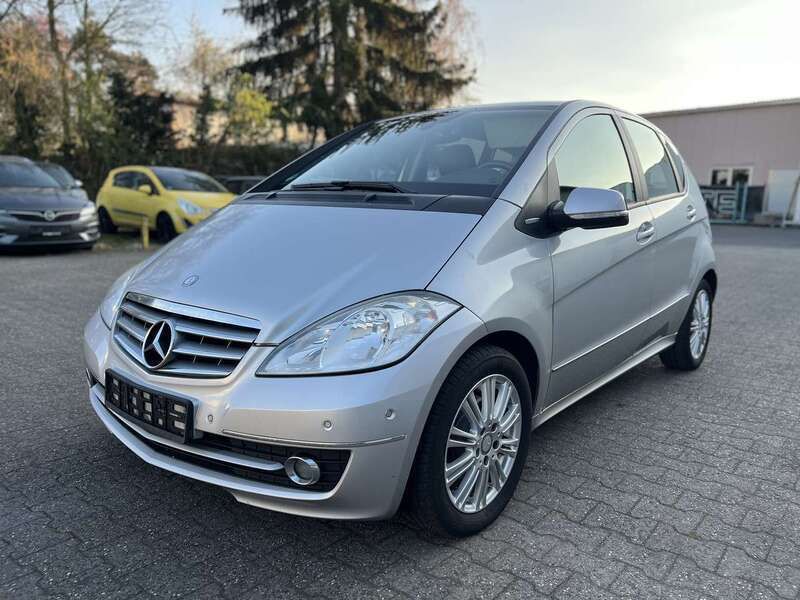 Polarsilber metalliclack Gebraucht 2009 Mercedes A160 Kleinwagen | 2.599 € (Fairer Preis) - Bild 1/4