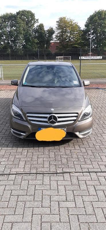 Andere außenfarben Gebraucht 2012 Mercedes B200 Van / Kleinbus | 12.000 € - Bild 1/4