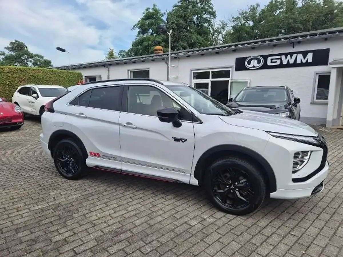 Gebraucht Mitsubishi Eclipse Cross Select 188 PS (138 kW) 2022 Titanweiß SUV