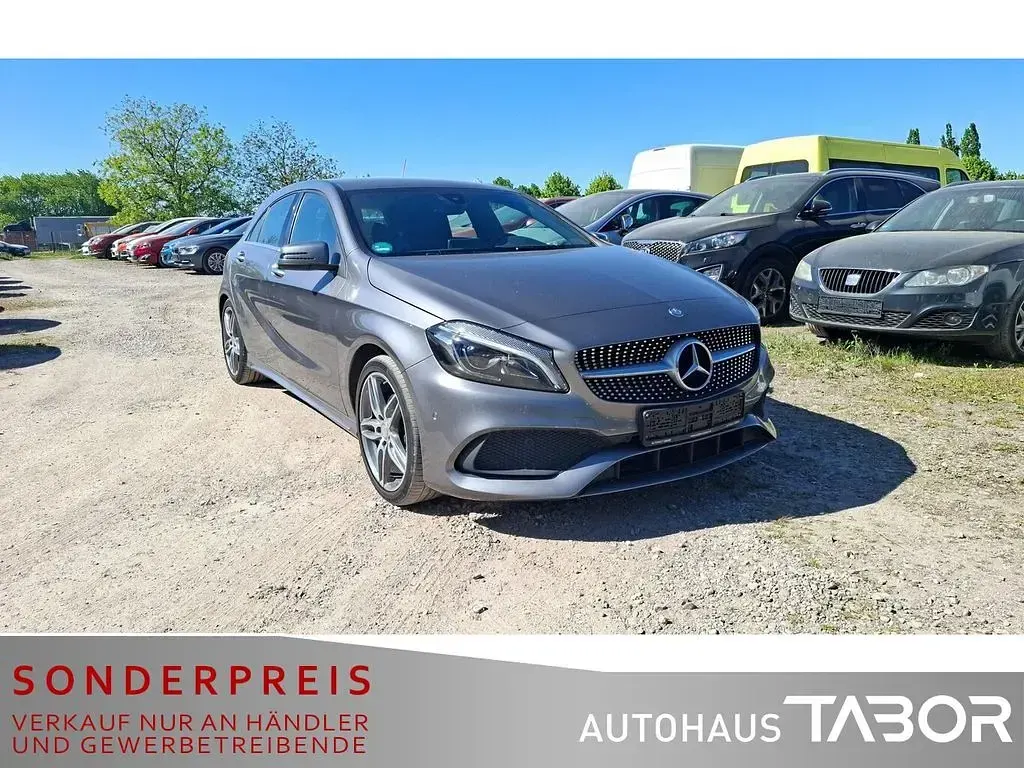 Gebraucht Mercedes A180 AMG line 122 PS (89 kW) 2017 Mountaingrau Limousine