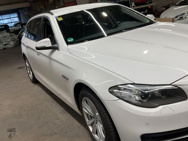 Gebraucht BMW 525 Performance 218 PS (160 kW) 2015 Weiß Kombi