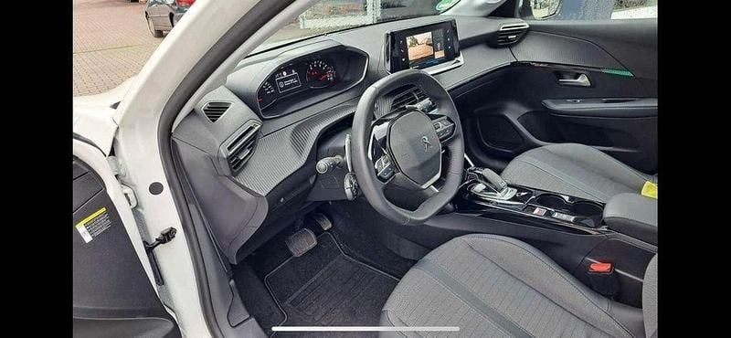 Gebraucht Peugeot 208 101 PS (74 kW) 2020 Weiß Kleinwagen