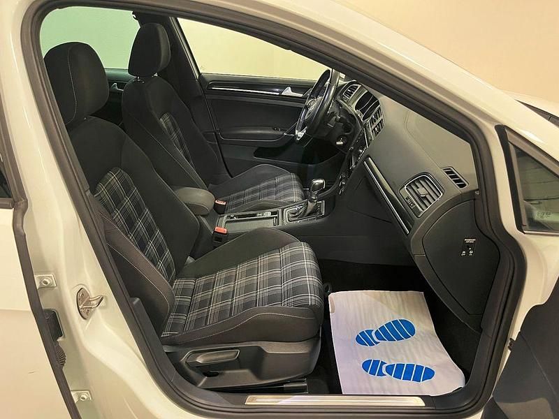 Gebraucht VW Golf VII Design 184 PS (135 kW) 2016 Weiß Kombi