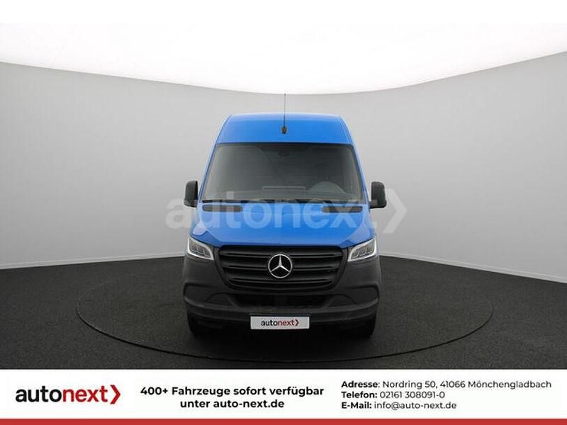 Gebraucht Mercedes Sprinter 163 PS (119 kW) 2020 Enzianblau Van