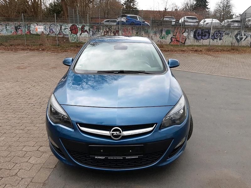 Second-hand Opel Astra 120 CP (88 kW) 2012 Albastru Berlinǎ
