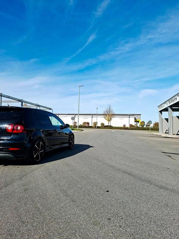 Schwarz Gebraucht 2006 VW Golf V GTI Kleinwagen | 3.500 € - Bild 1/3