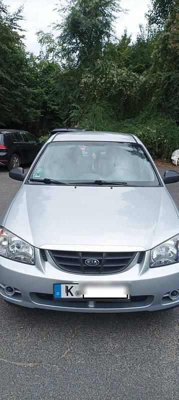 Silber Gebraucht 2005 Kia Cerato Kleinwagen | 1.500 € (Superpreis) - Bild 1/4