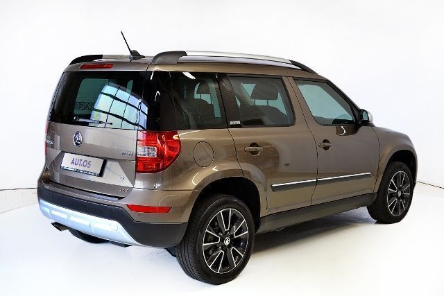 Gebraucht Skoda Yeti Adventure 140 PS (102 kW) 2015 Braun metallic SUV
