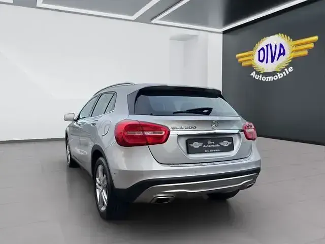Gebraucht Mercedes GLA200 Urban 156 PS (114 kW) 2015 Grau SUV