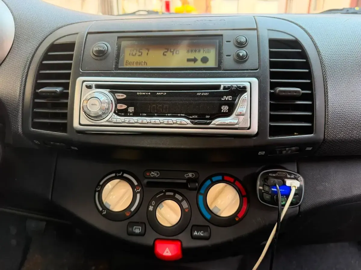 Gebraucht Nissan Micra 65 PS (47 kW) 2005 Silber Kleinwagen