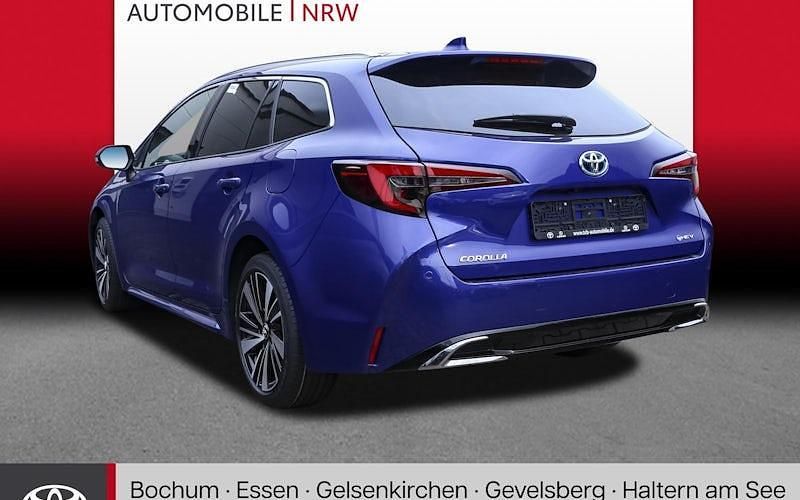 Neu Toyota Corolla 180 PS (132 kW) 2025 Blau Kombi