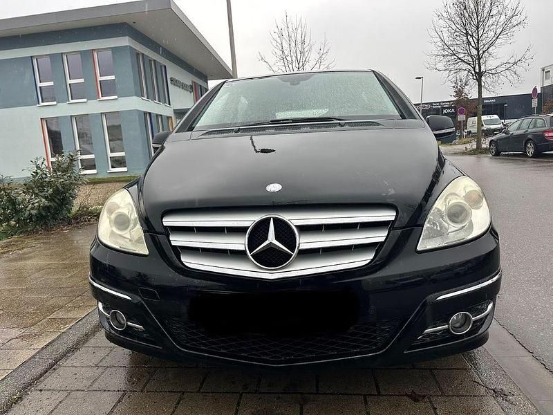 Gebraucht Mercedes B150 95 PS (69 kW) 2009 Schwarz Van / Kleinbus