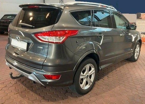 Gebraucht Ford Kuga Individual 150 PS (110 kW) 2016 Grau SUV