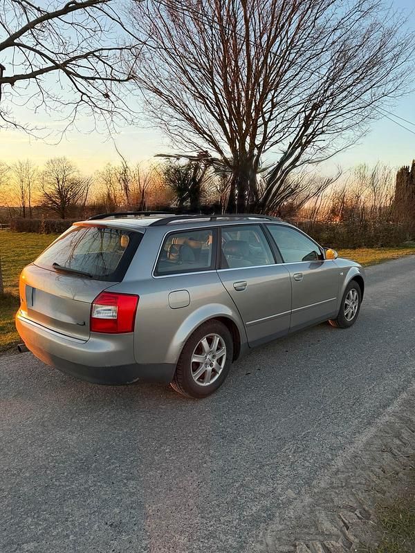 Gebraucht Audi A4 131 PS (96 kW) 2001 Silber Kombi