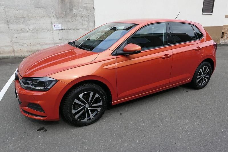 Energetic orange metallic Gebraucht 2020 VW Polo United Limousine | 15.990 € (Fairer Preis) - Bild 1/4