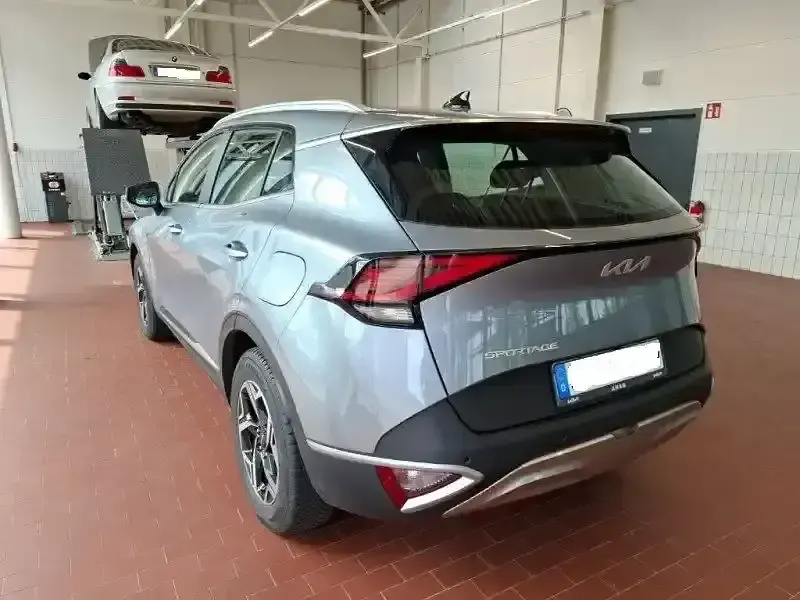 Gebraucht Kia Sportage Edition 7 150 PS (110 kW) 2023 Silber / grau SUV