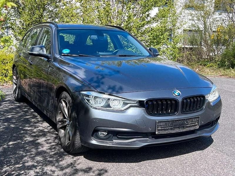 Gebraucht BMW 320 190 PS (139 kW) 2015 Grau Kombi