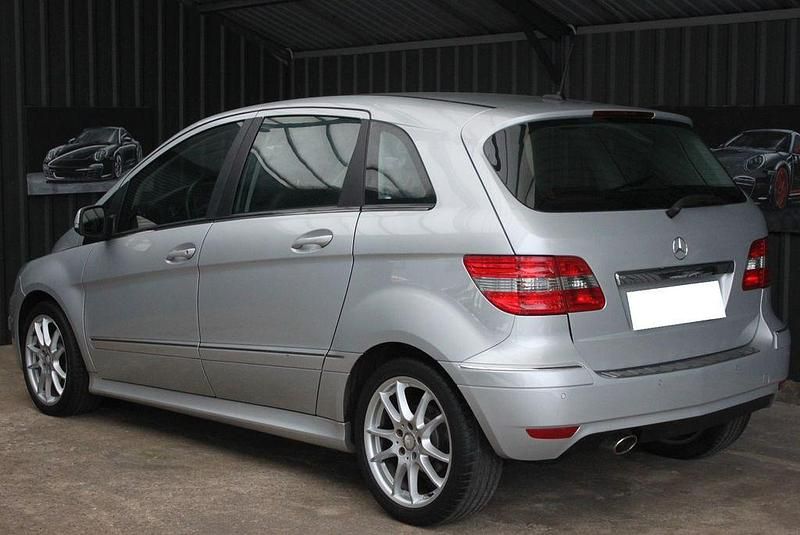 Gebraucht Mercedes B170 116 PS (85 kW) 2009 Silber Van / Kleinbus