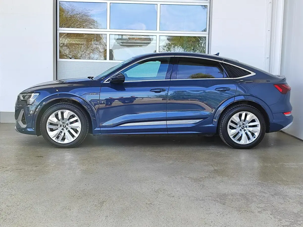 Gebraucht Audi e-tron Sportback Ambiente 230 kW (313 PS) 2022 Plasmablau metallic SUV