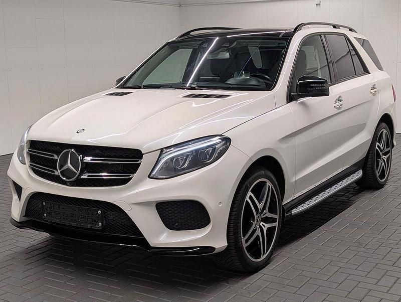 Weiß (diamantweißbright) Gebraucht 2017 Mercedes GLE500 AMG line SUV | 35.980 € (Guter Preis) - Bild 1/4